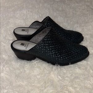 White Mountain Black Woven Mules